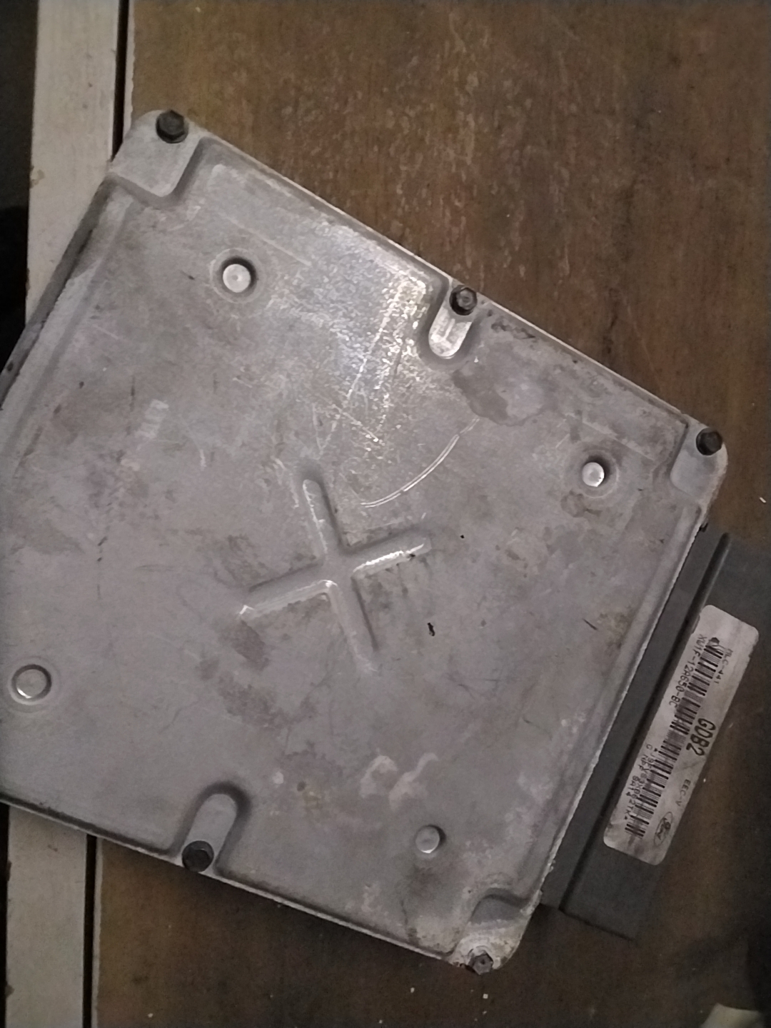 LINCOLN Car engine control unit -  Town car