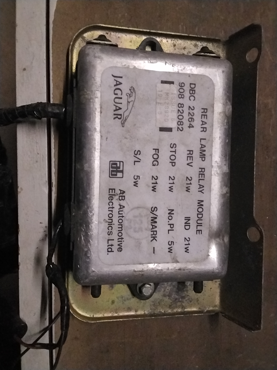 Rear Lamp relay module - Jaguar XJ XJ6 XJ40