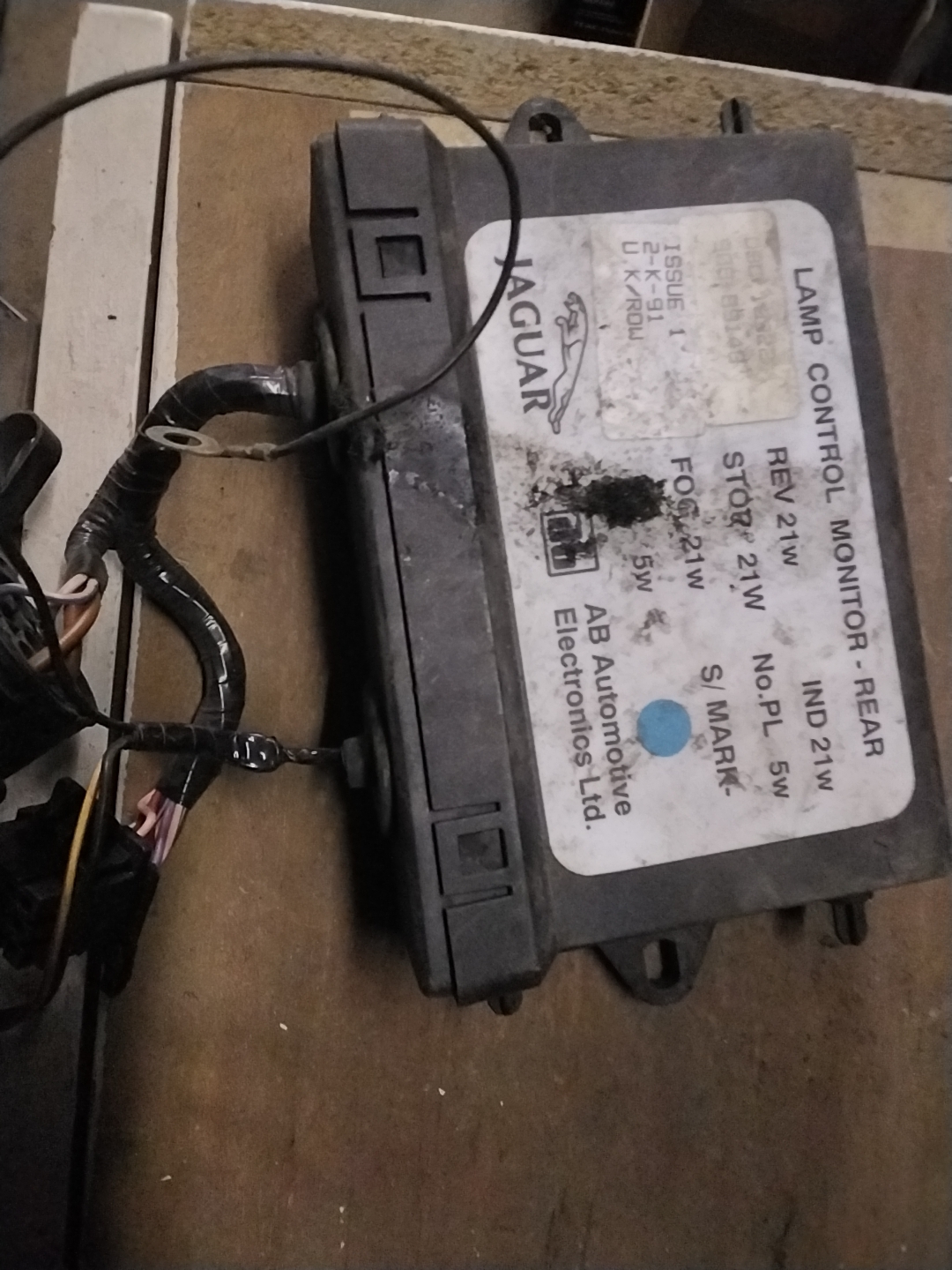 Lamp control monitor REAR - Jaguar XJ XJ6 XJ12 XJ40