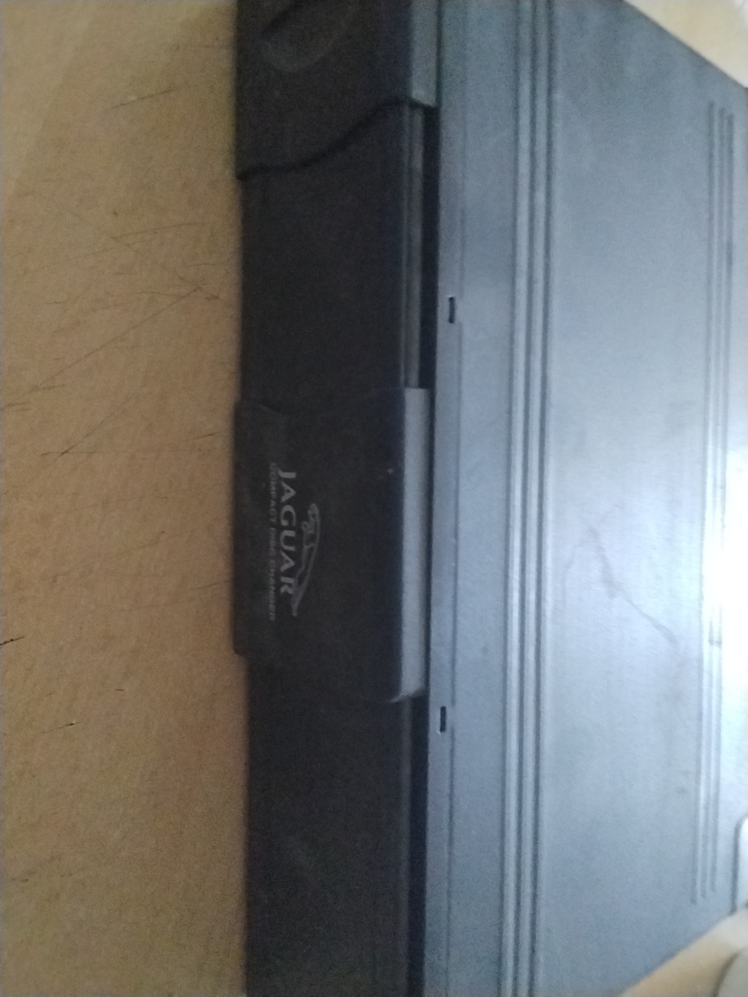 Compact disc changer 6 disc - Jaguar X-type
