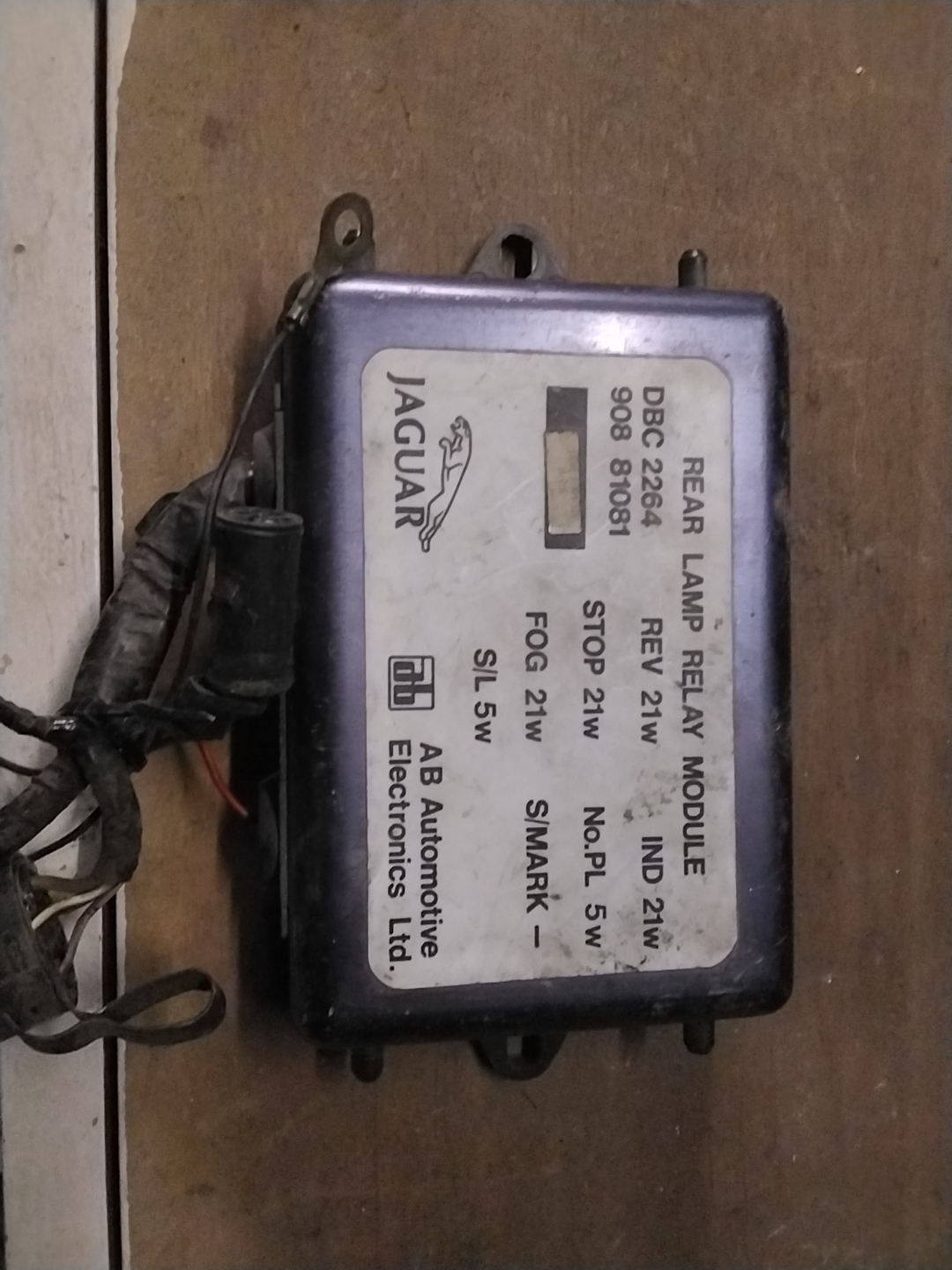 Rear Lamp relay module - Jaguar XJ XJ6 XJ40