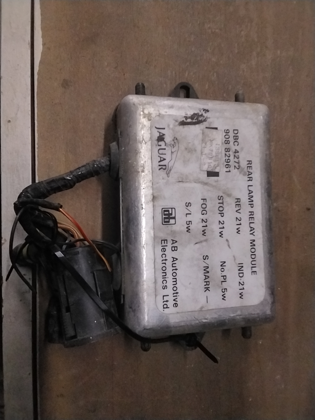 Rear Lamp relay module - Jaguar XJ XJ6 XJ40