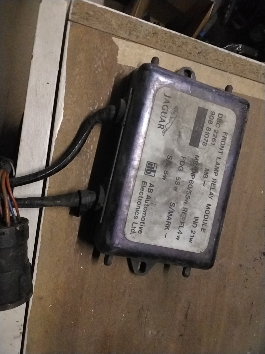 front lamp relay module - Jaguar xj xj40