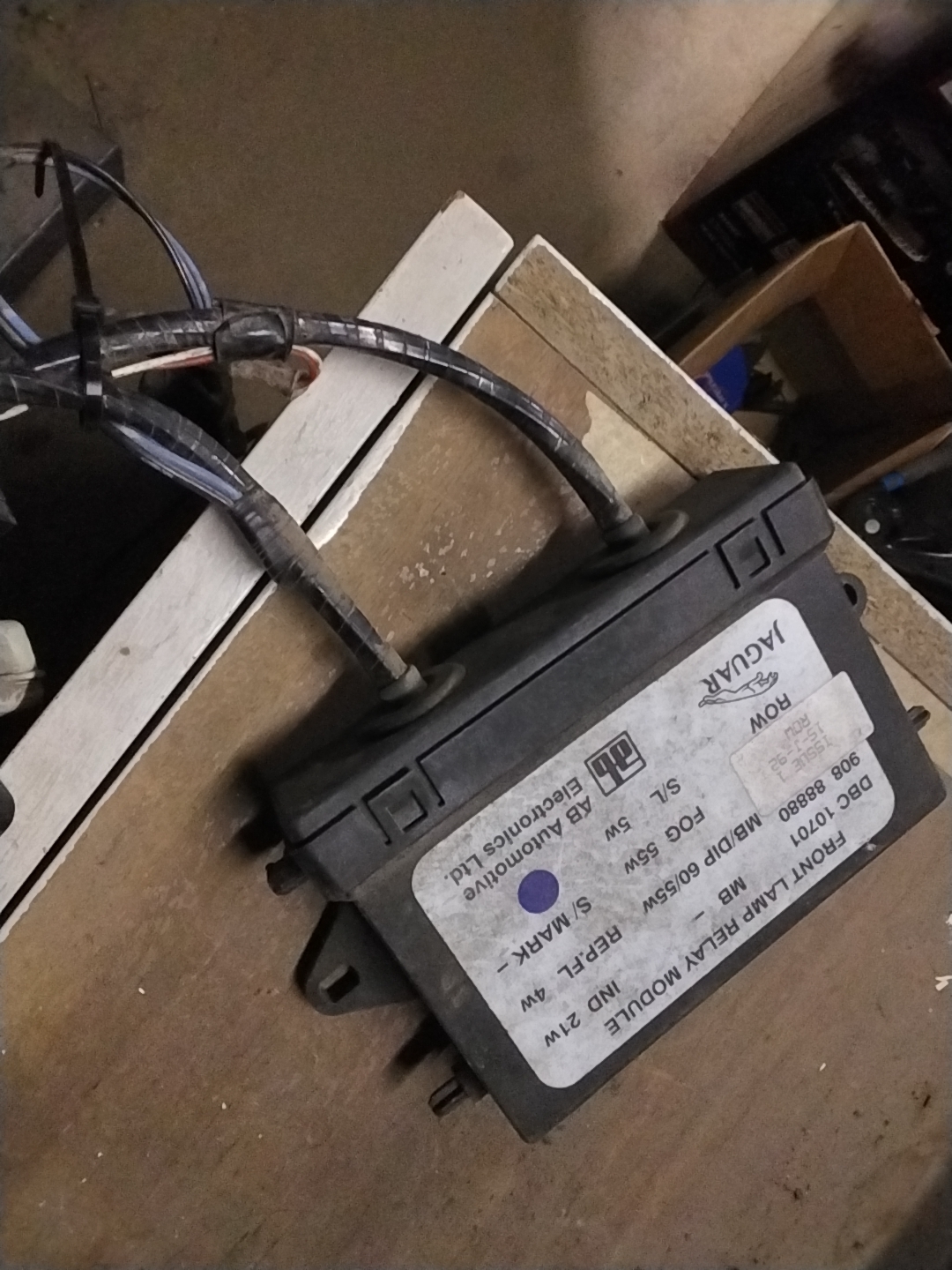 Front Lamp Relay Module - Jaguar XJ XJ6 XJ12 XJ40