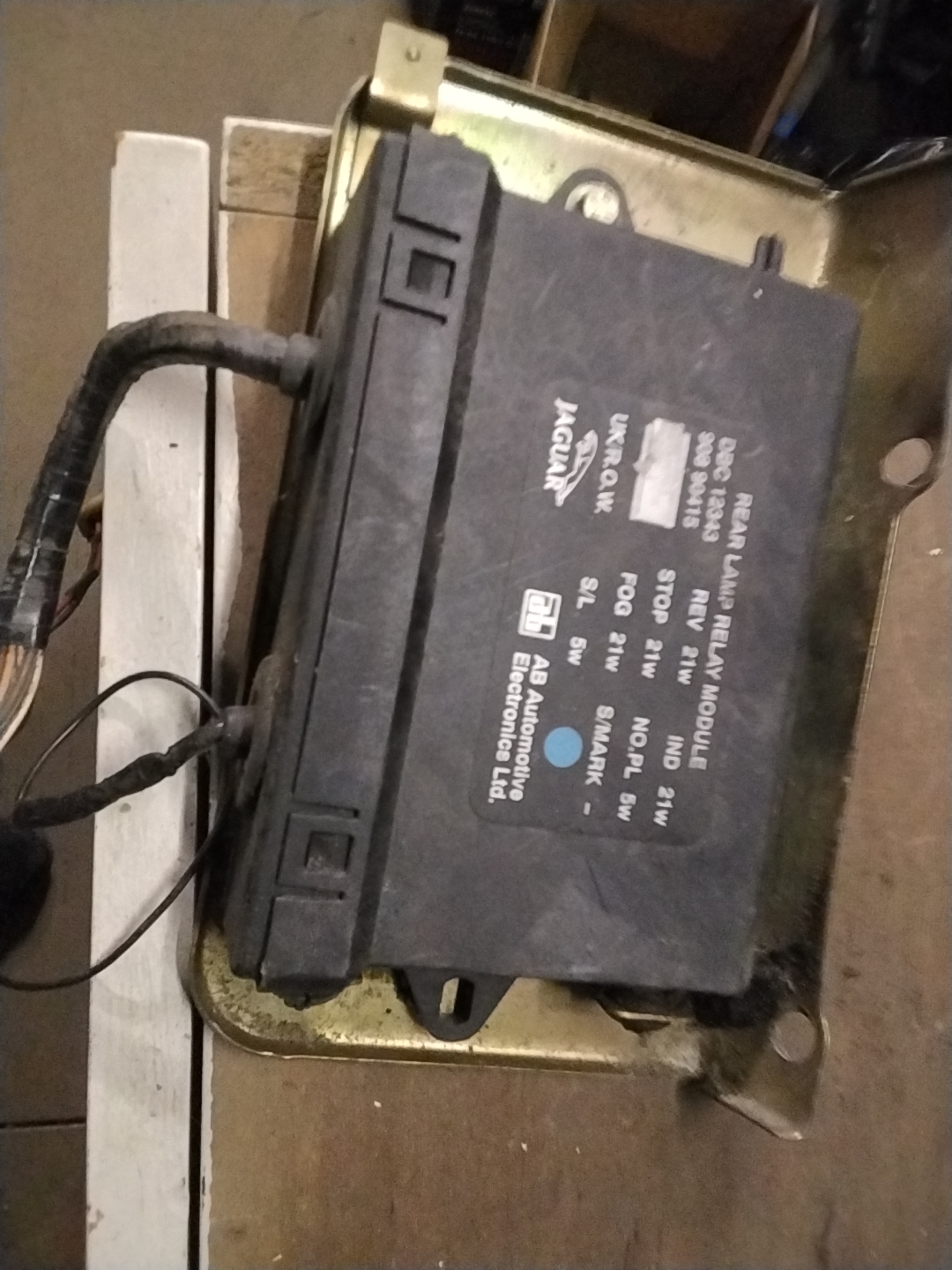 Rear lamp relay module - Jaguar XJ XJ40 XJS