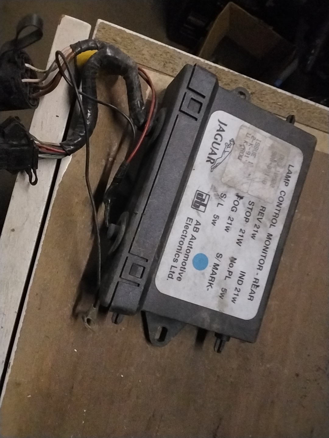 Lamp control monitor REAR - Jaguar XJ XJ6 XJ12 XJ40